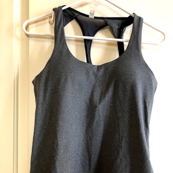 Under Armour Sleeveless Workout Top - Picture 1 of 3